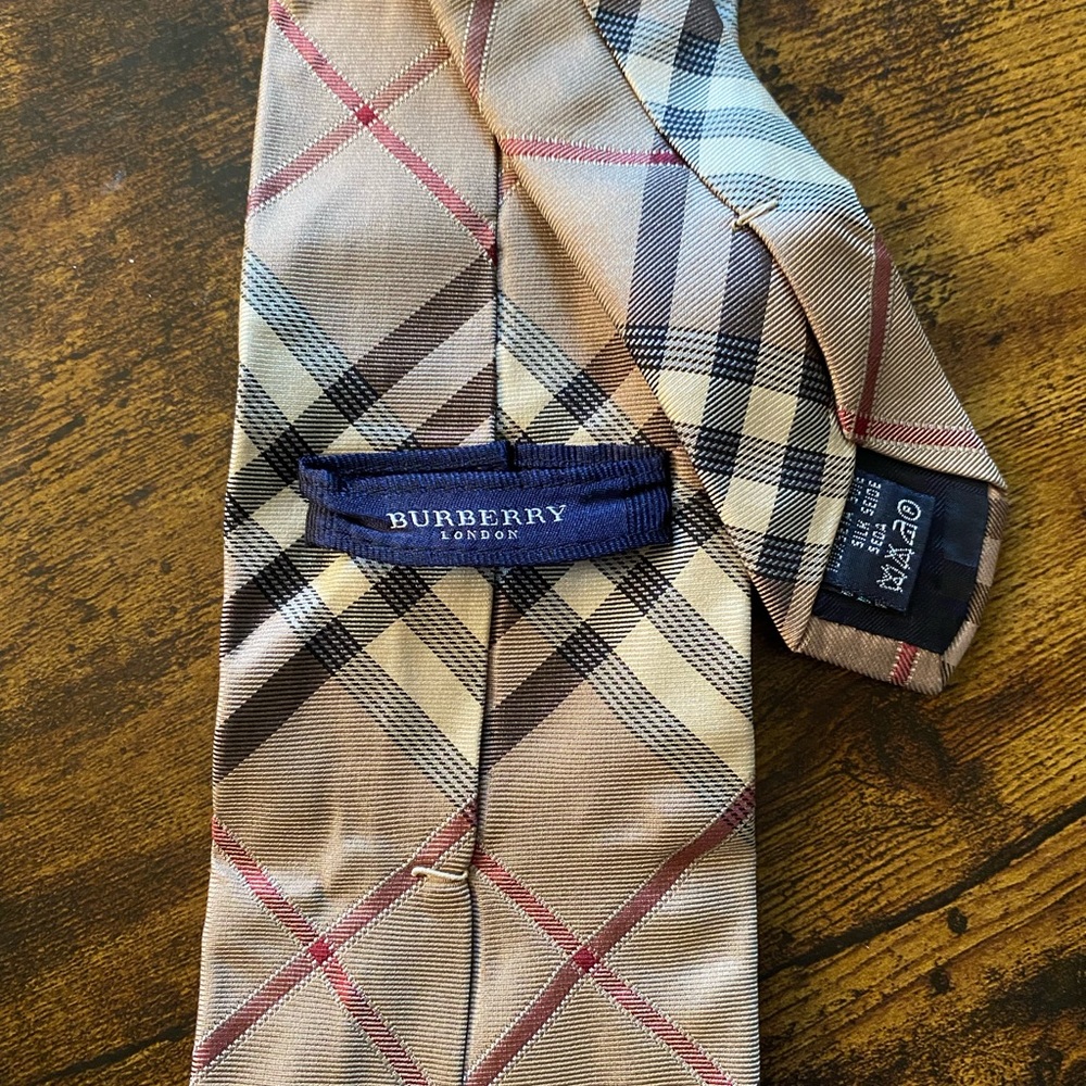 Burberry London men’s tie - Picture 4 of 11
